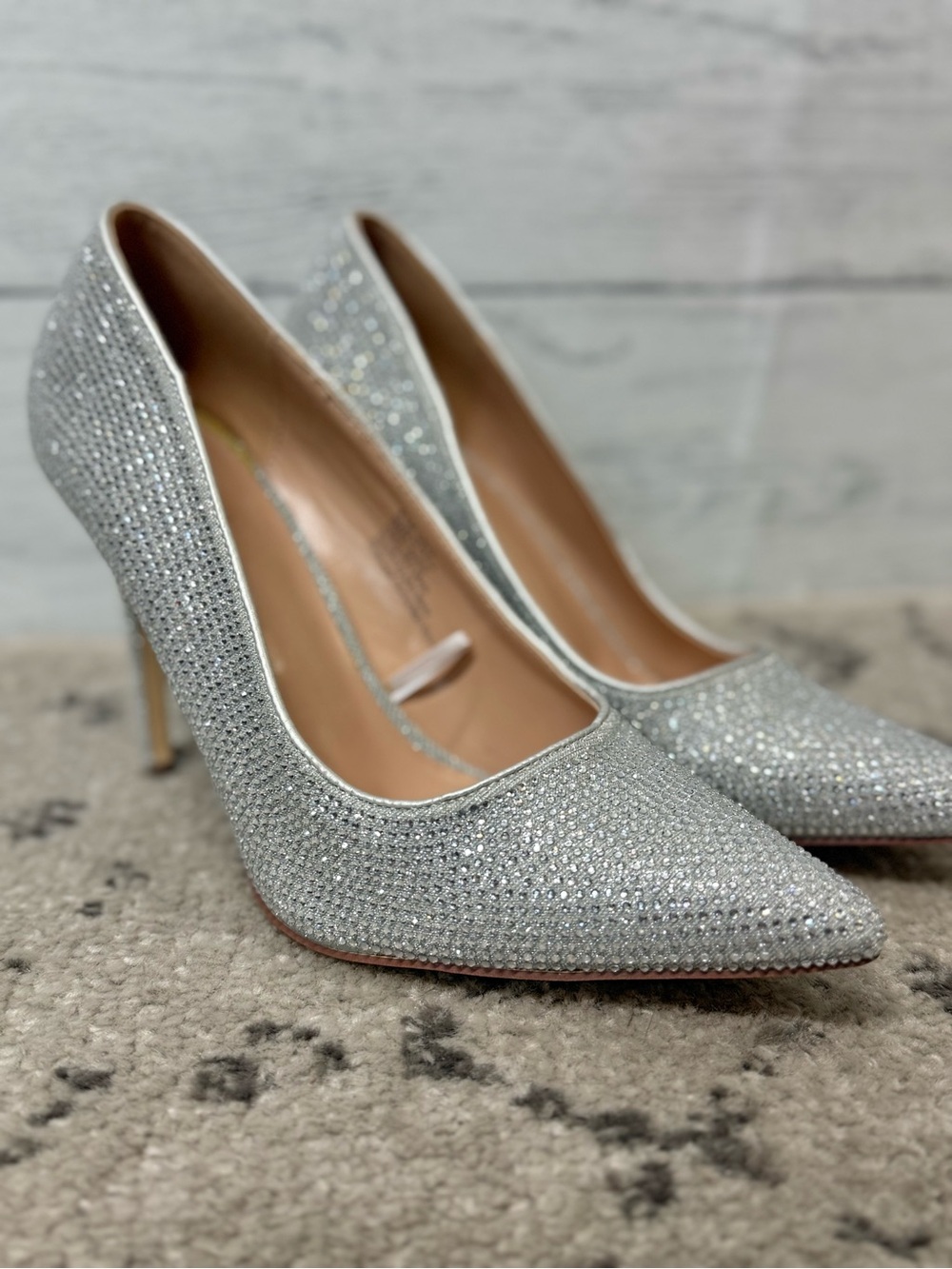 NWOT Elditas Silver Crystal Rhinestone Stiletto Heels